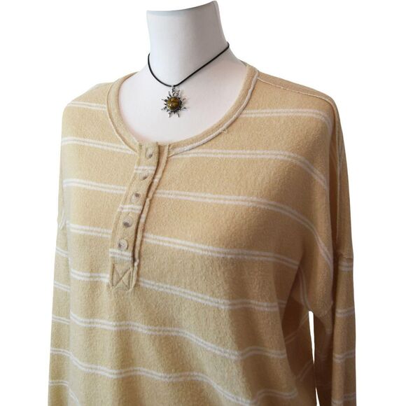 Billabong Yellow Striped Henley Top Women’s Medium Casual Coastal Surfcore - Picture 2 of 4